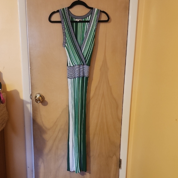 Eva Mendes Green and White Sheath Maxi Dress - Picture 3 of 6